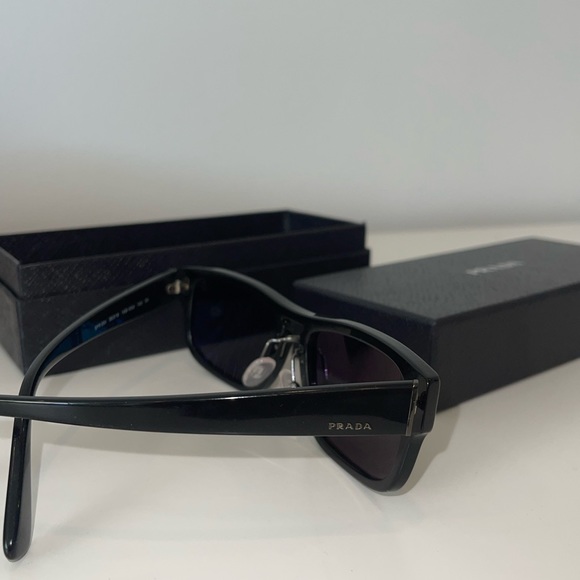 PRADA UNISEX sunglasses- with original box and packaging - Picture 3 of 8